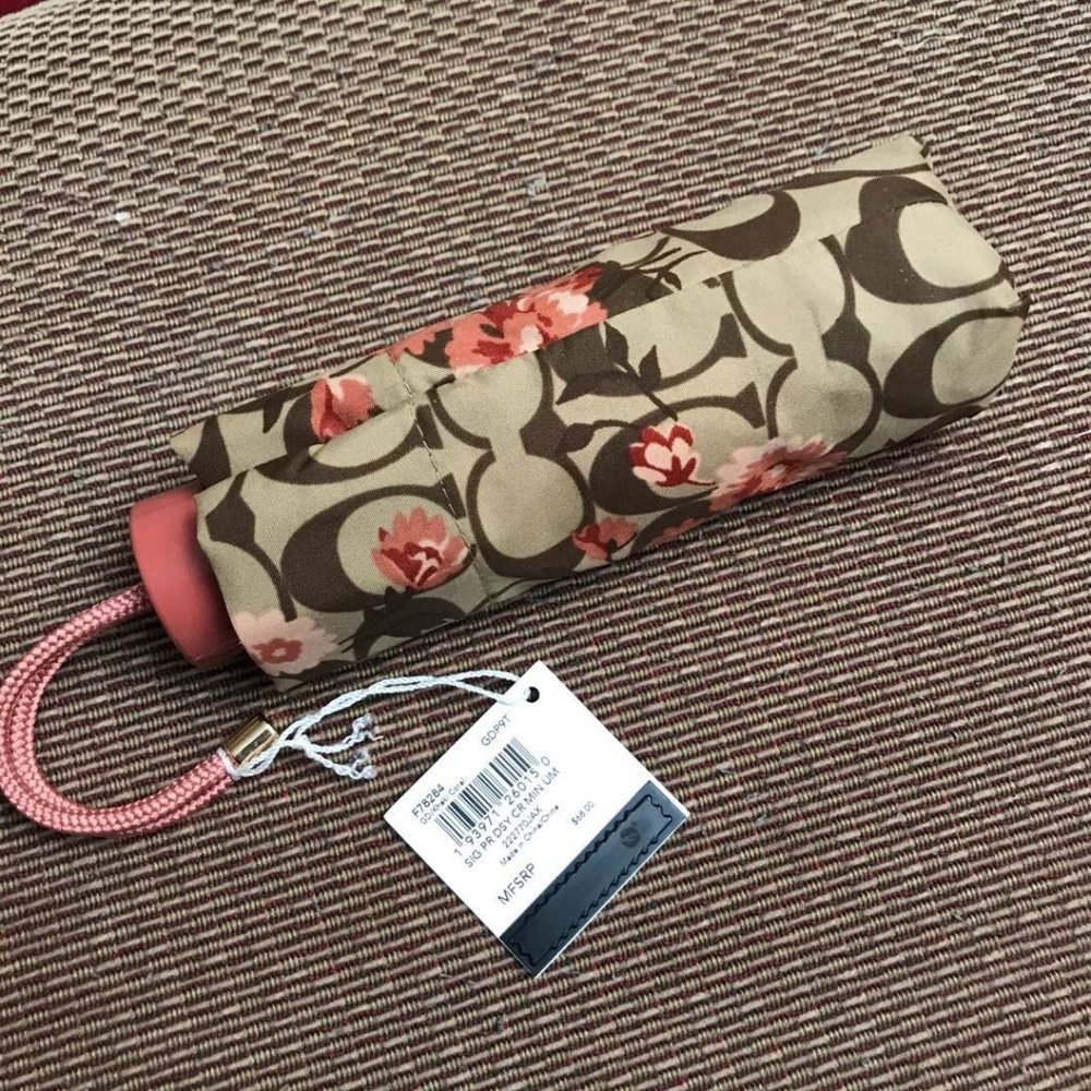 Coach MIni Umbrella in Prairie Daisy Print RARE!